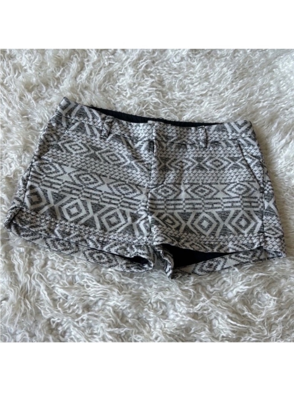 Merona Women’s Tribal Aztek Bohemian Shorts Sz 4 Black White